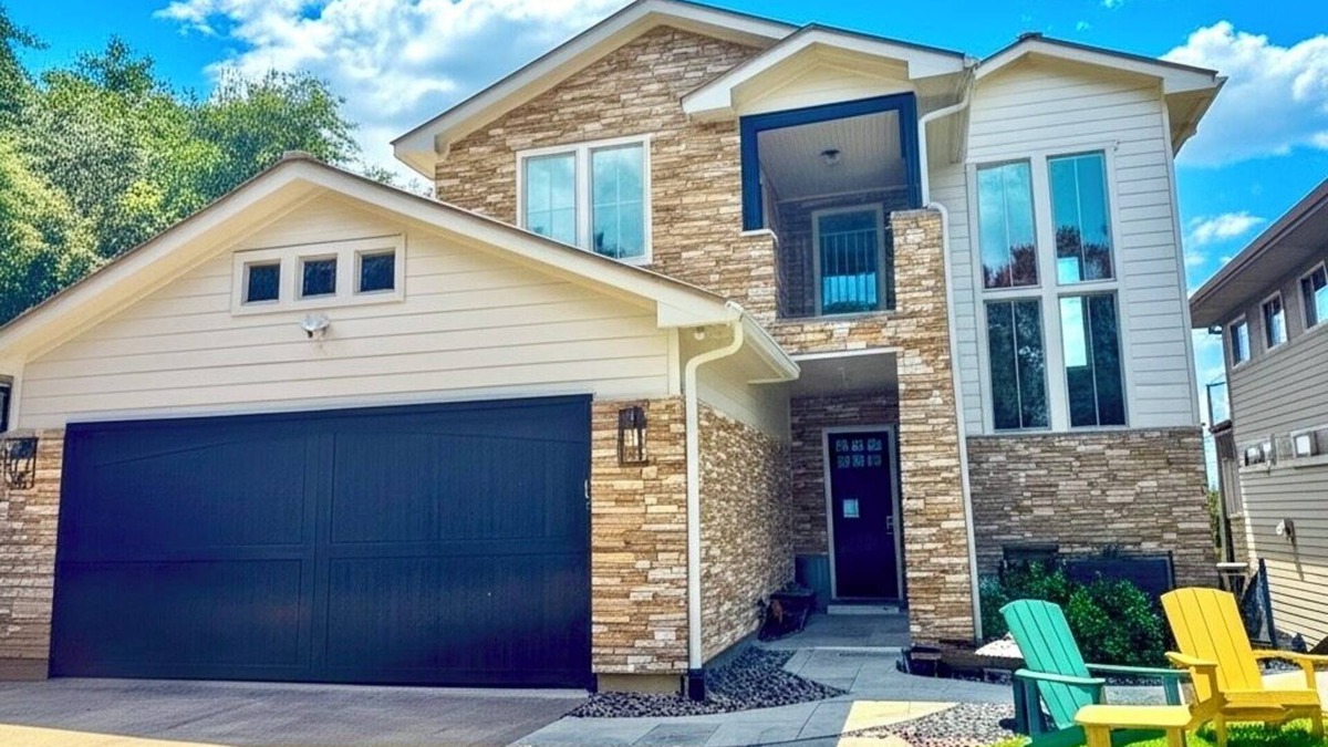 Travis Heights House | Stunning 3-Bedroom Furnished Rental with Outdoor Oasis