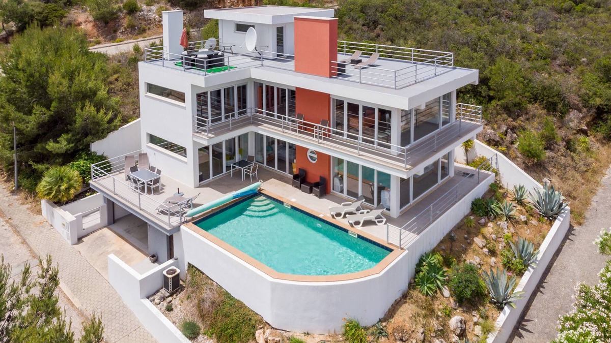 Figueira Villa | Stunning 3 bedroom 'glass' villa with panoramic views & infinity pool