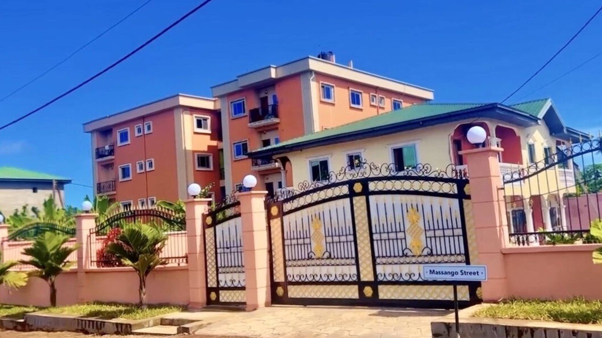 Limbe House | Stunning 3-Bedrooms GuestHouse in Limbe Cameroon