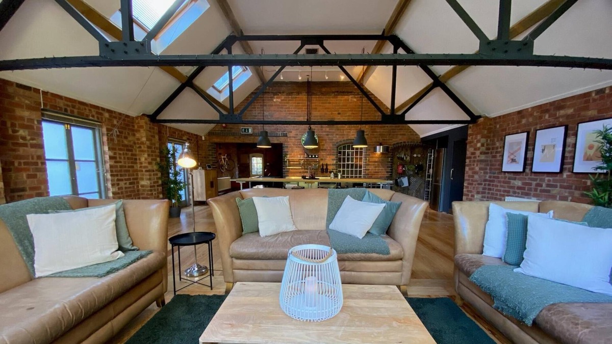 Coleshill House | Stunning 3BD Character House near Coleshill
