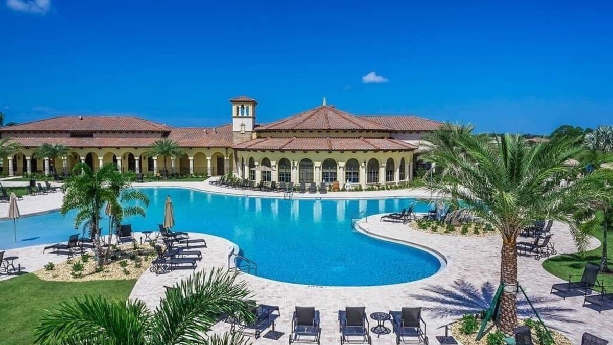Gran Paradiso Villa | Stunning 3BR/2BA Villa located in the Gated Community of Gran Paradiso