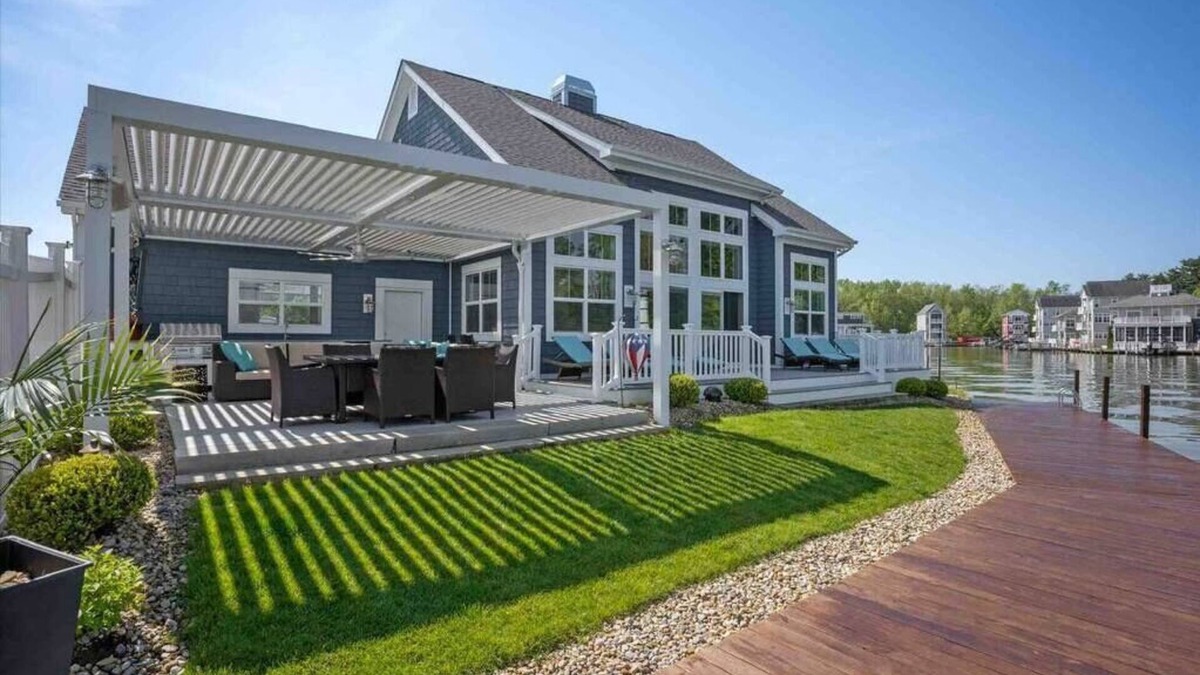 Summit Station House | Stunning 3BR Waterfront home on Buckeye Lake
