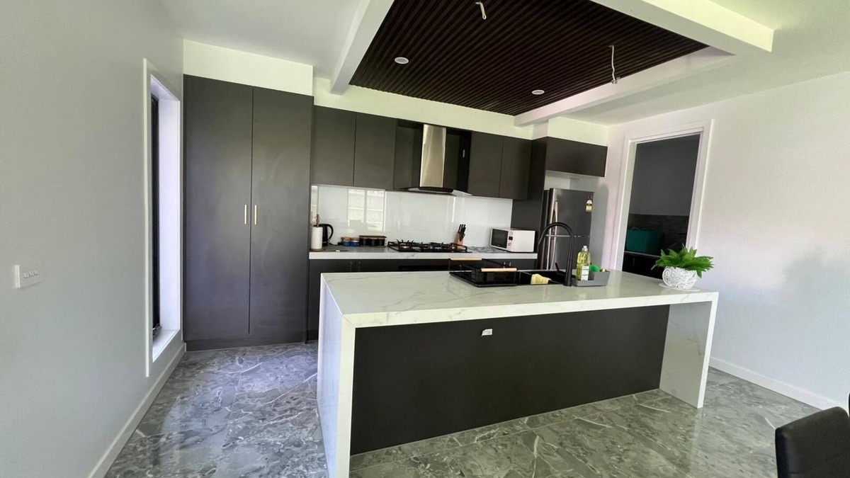 Carrum Downs House | Stunning 4 Bedroom Townhouse with all you need for perfect stay .
