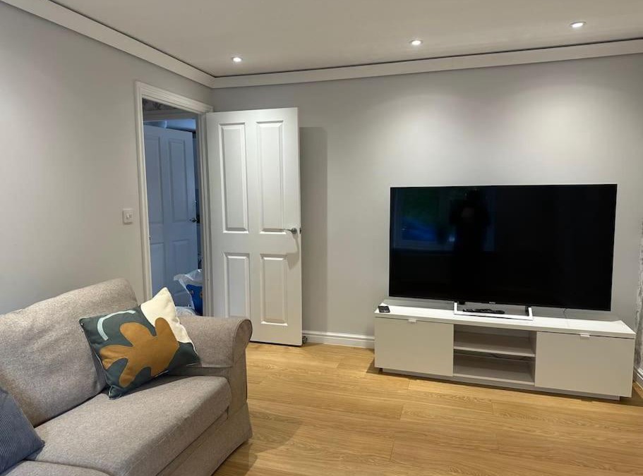 Sherborne St. John Apartment | Stunning 4-Bedroom Home