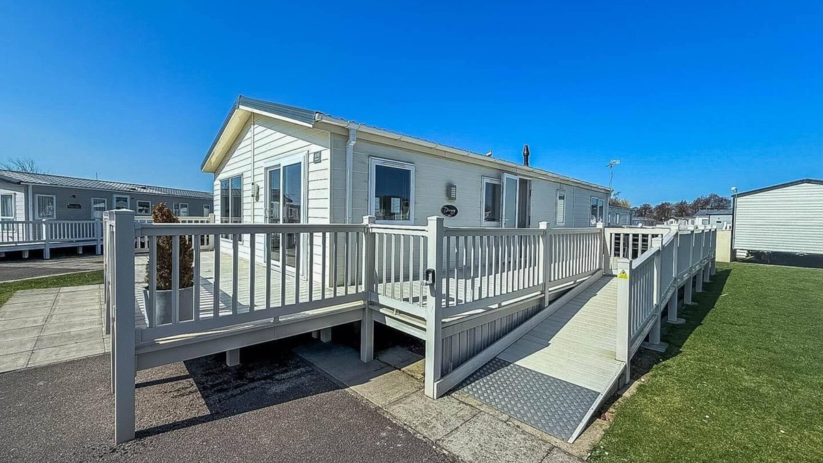 Hunstanton Cabin | Stunning 4 berth lodge with decking at Manor Park in Hunstanton ref 23173K