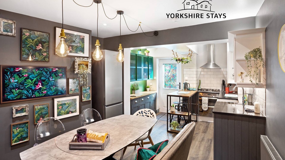 Harrogate City Centre House | Stunning 4Bed Townhouse by HIC & Trendy Kings Quarter