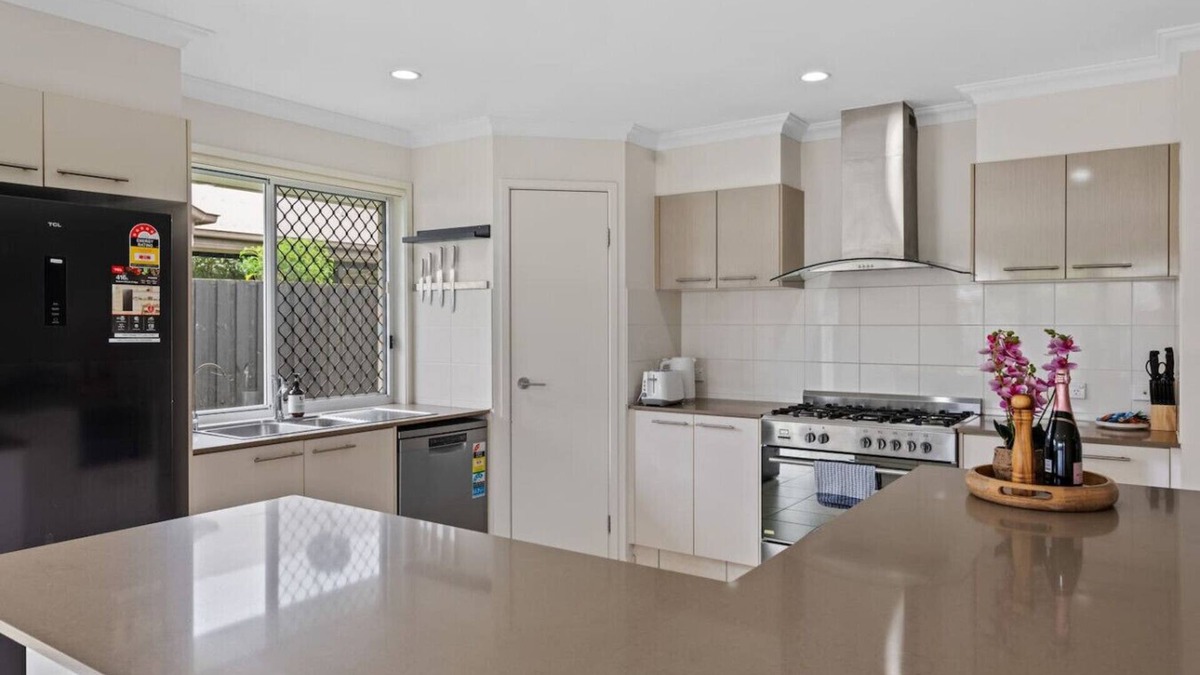 Coomera House | Stunning 4BR Home w/Yard/Parking/Costco/ThemePark
