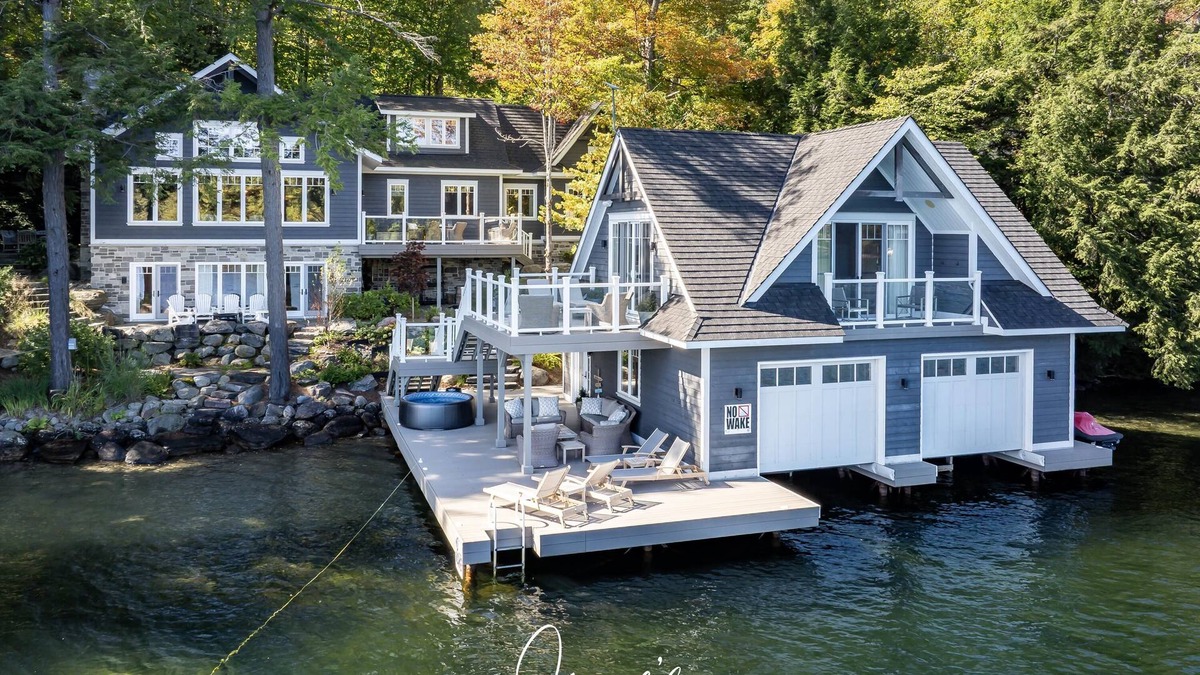 Seguin Cottage | Stunning 5 bed 6 bath cottage on Lake Joseph with Boathouse