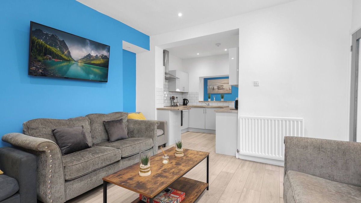 Woodhorn House | Stunning 5 Bed property in Newbiggin -by-the-sea