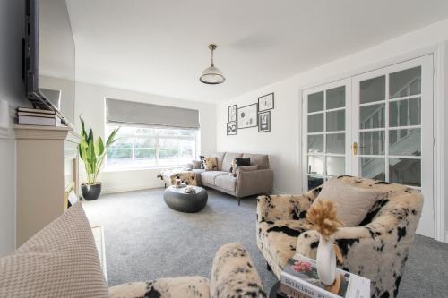 Hylands House | Stunning 5 bedroom detached house in Hornchurch