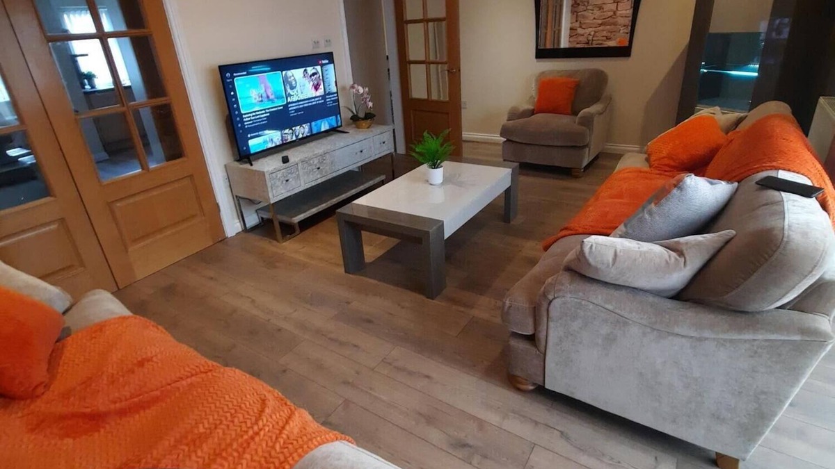 Solihull House | Stunning 5 bedroom house Solihull