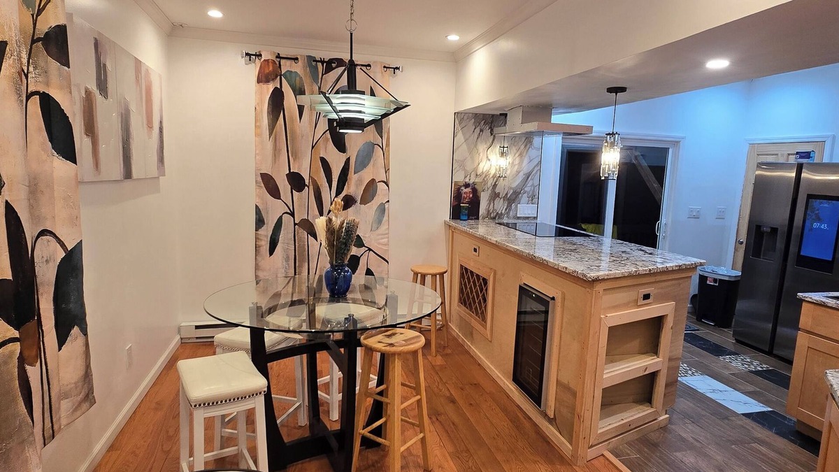 Poughkeepsie House | Stunning 5-bedroom house with AC/Heat in charming Poughkeepsie NY