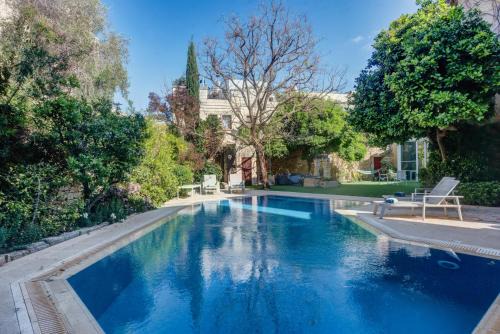 Balzan Villa | Stunning 5BR Villa with private pool & terrace by 360 Estates