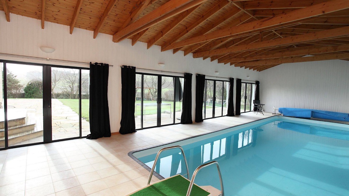 Banff House | Stunning 6 bedroom 6 bathroom country home with large private indoor heated swimming pool