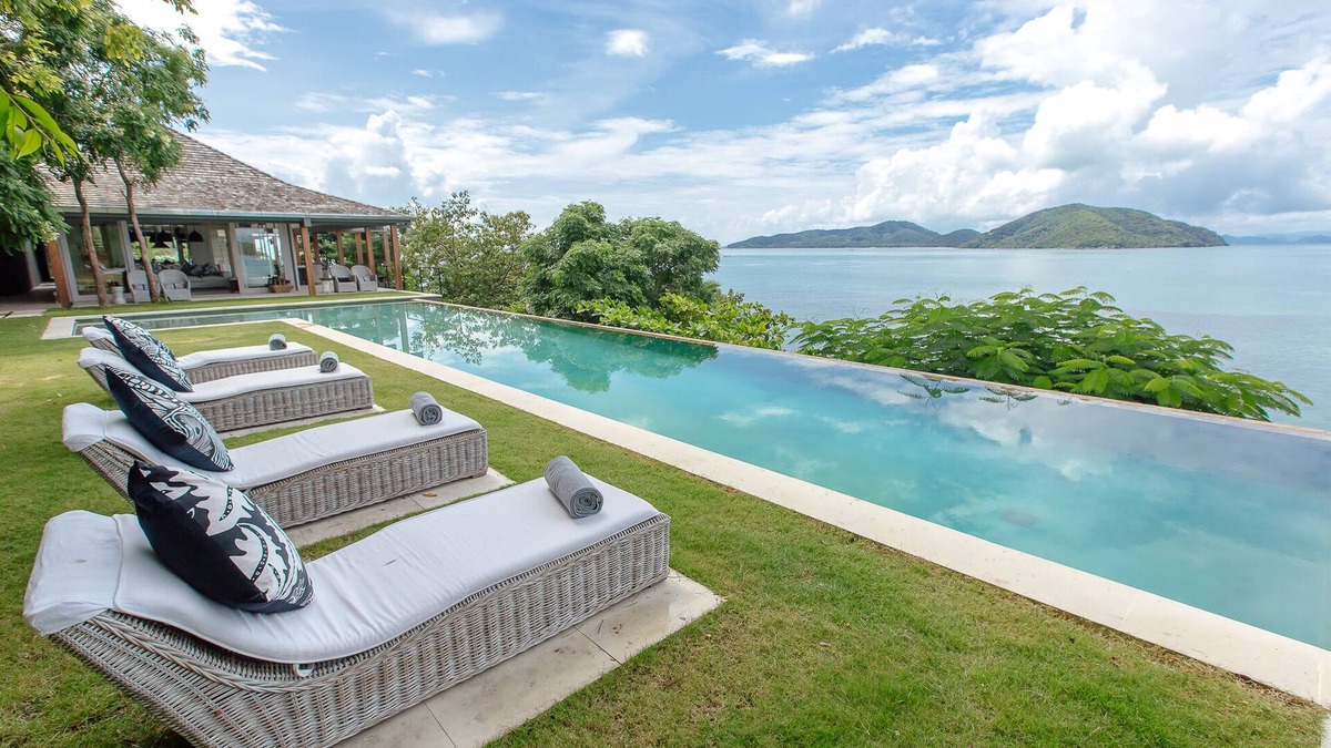 Thong Krut Villa | Stunning 6 bedroom villa with beautiful ocean views