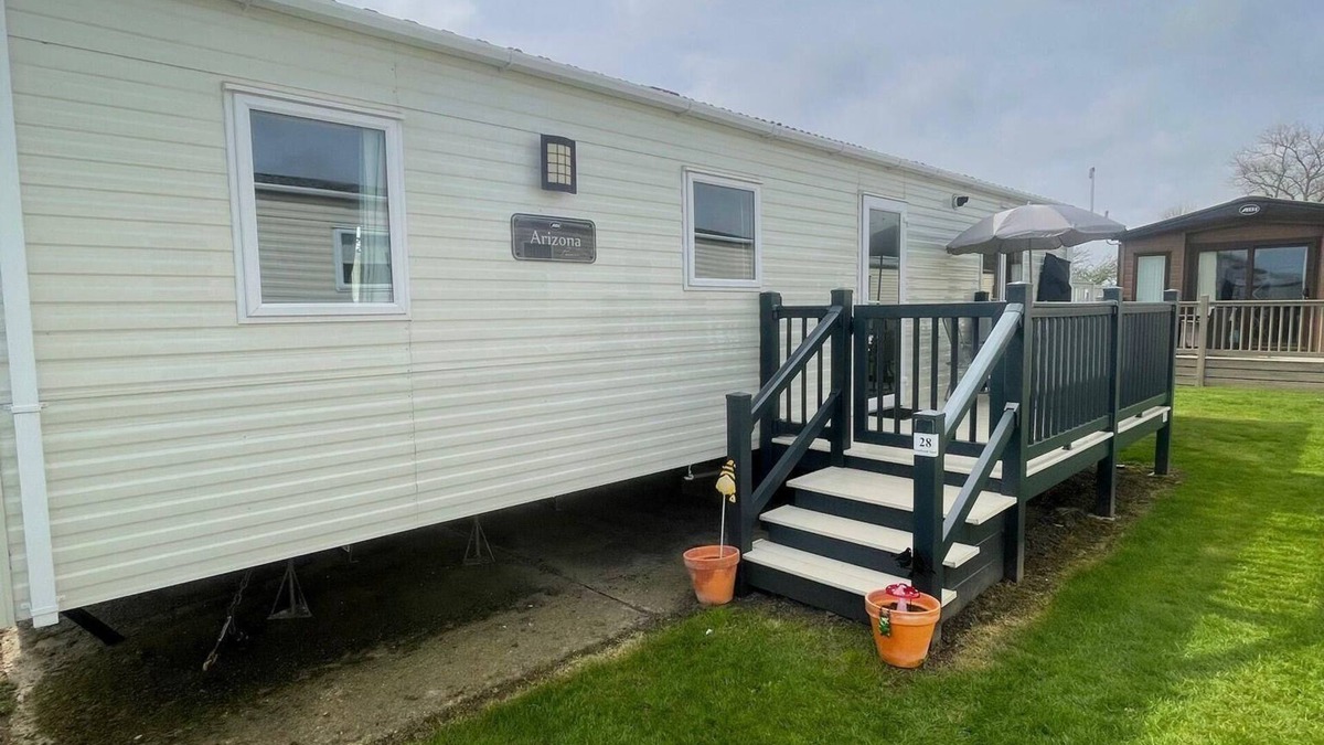 Hopton House | Stunning 6 berth caravan with decking at Broadland Sands ref 20028BS