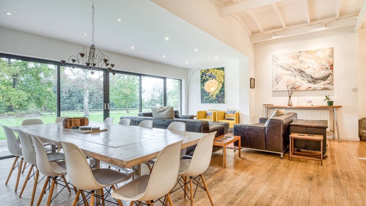 Birlingham House | Stunning 6BD with Swimming Pool & Sauna