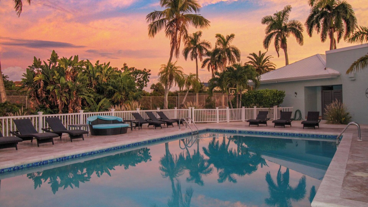 Marco Island House | STUNNING 7-bedroom house with separate guest house, pool and tennis courts.