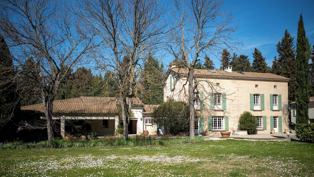 Barbentane House | Stunning 7 bedroom Villa with pool in Provence, in the South of France.