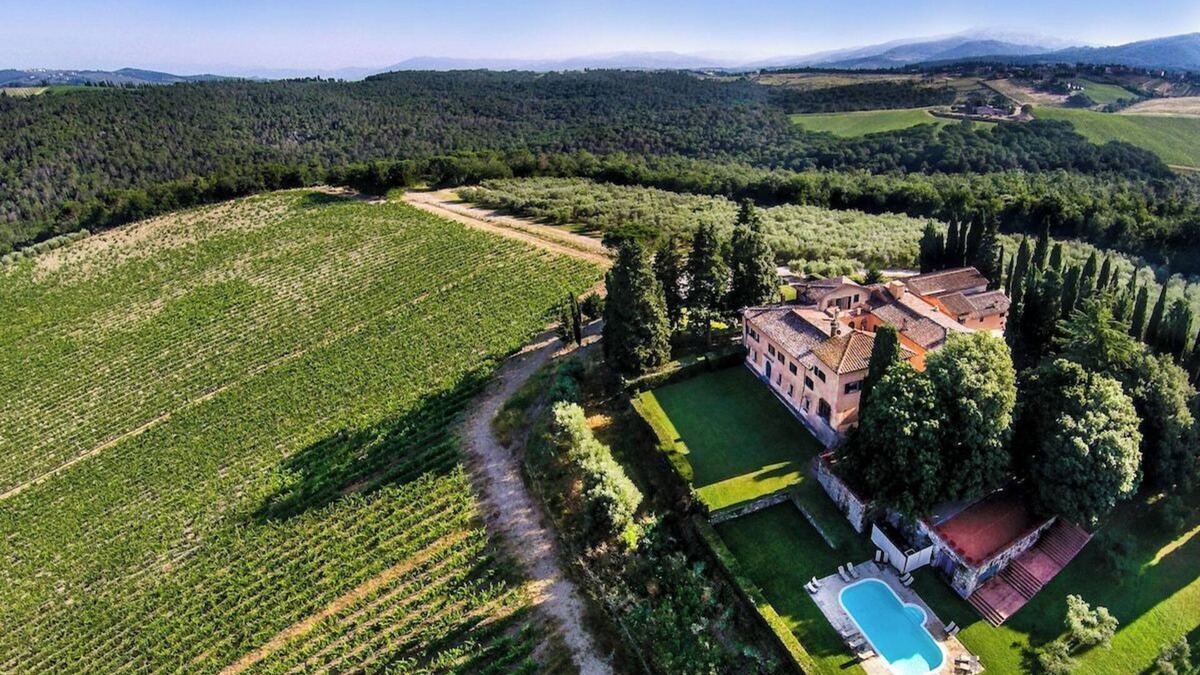 Chiocchio Villa | STUNNING 9BR - 9BA VILLA W HEATED POOL & AMAZING VIEWS, SURROUNDED BY VINEYARDS!