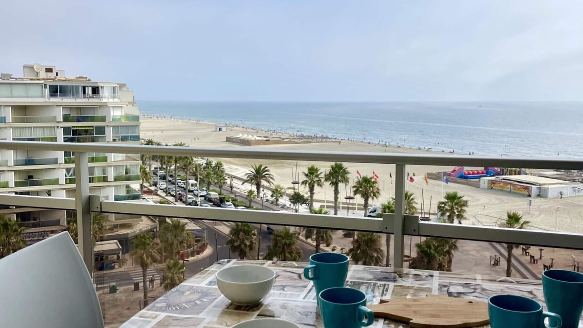 La Cote Radieuse Apartment | Stunning apartment with AC and terrace in Canet-en-Roussillon