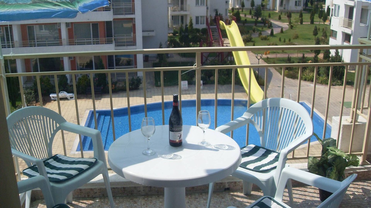 Sunny Beach Apartment | Stunning Apartment with roof terrace £250 per week