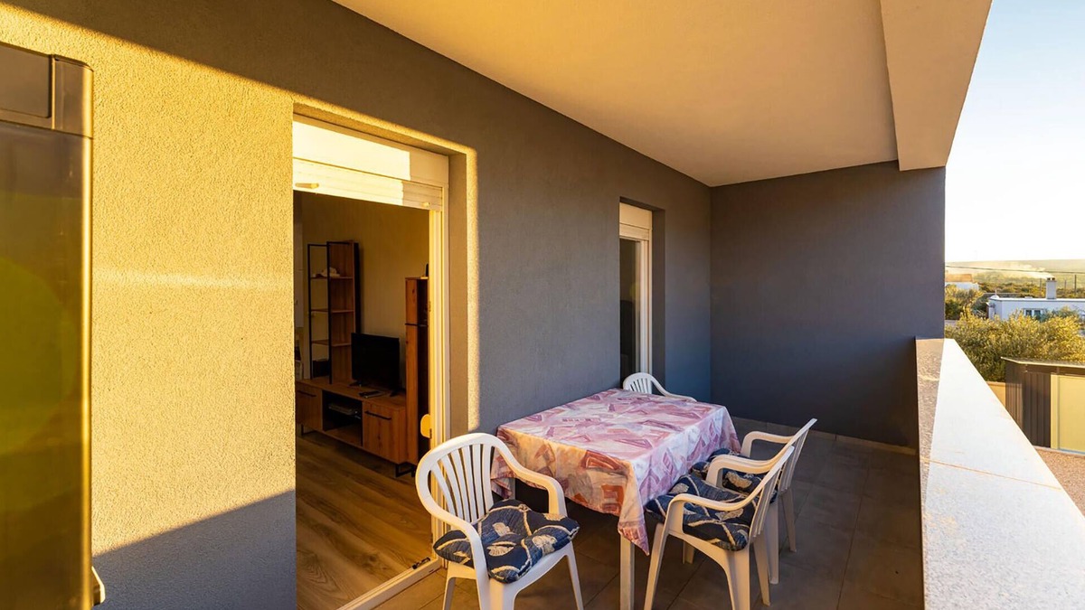 Gornji Karin Apartment | Stunning apartment in Gornji Karin