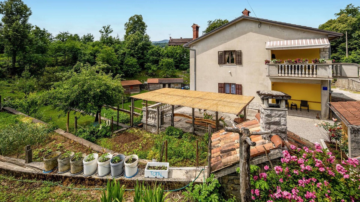 Veli Brgud Apartment | Stunning apartment in Bresca with WiFi
