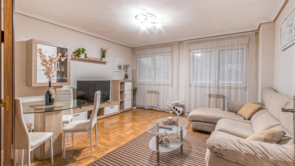 Distrito Oeste Apartment | Stunning apartment in Gijón with WiFi