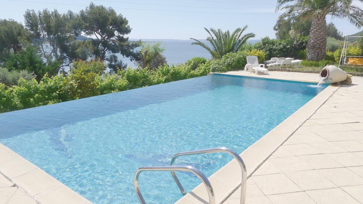 Istres Apartment | Stunning apartment in ISTRES with WiFi