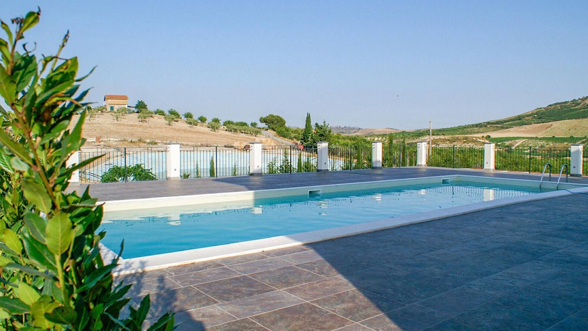 Mazzarino Apartment | Stunning apartment in Mazzarino