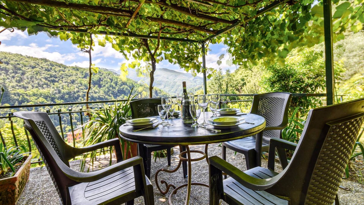 Mezzanego Apartment | Stunning apartment in Mezzanego