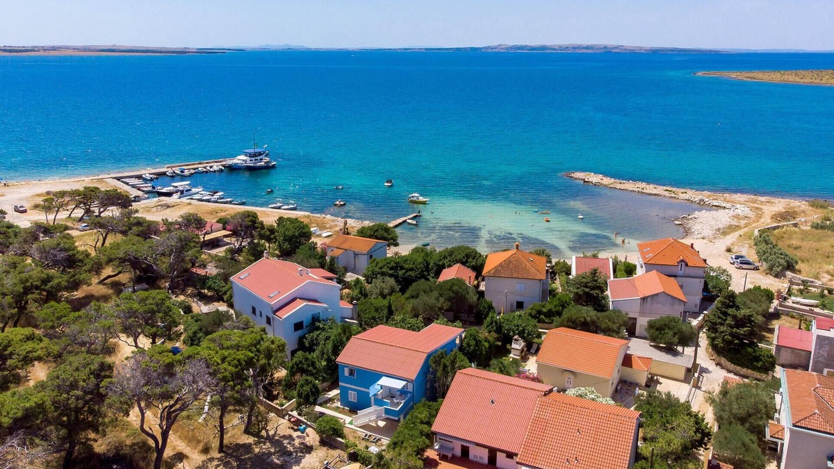 Kosljun Apartment | Stunning apartment in Kosljun with WiFi