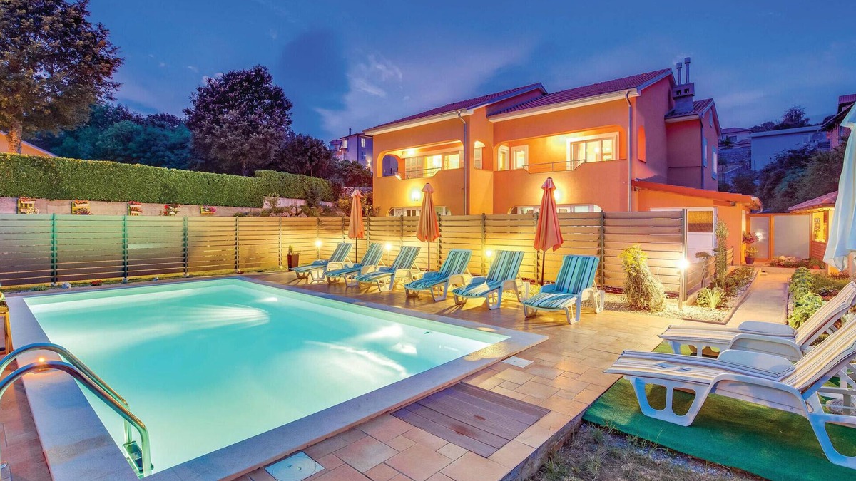 Viskovo Apartment | Stunning apartment in Kastav with WiFi