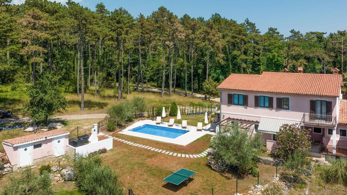 Sveta Nedelja Apartment | Stunning apartment in Labin with WiFi