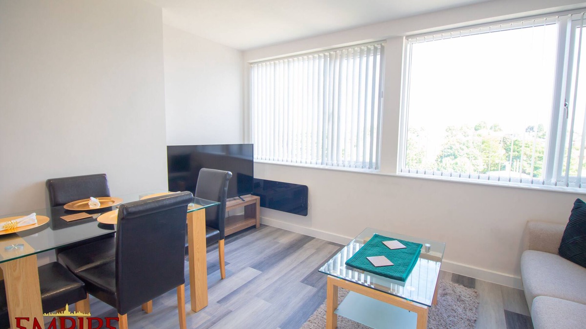 Sheldon Apartment | Stunning Apartment on Coventry Road!