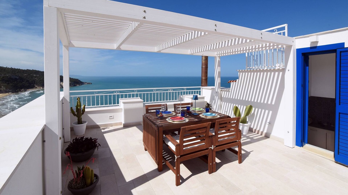 Peschici Apartment | Stunning apartment with sea view in the heart of Peschici
