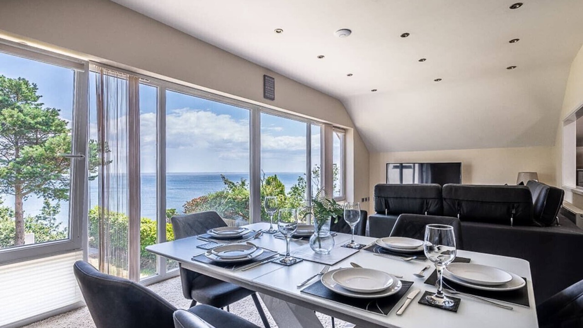 Dawlish Apartment | Stunning apartment with uninterrupted views