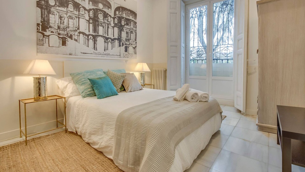 Moncloa - Arguelles Apartment | Stunning Apt in front of the Royal Palace