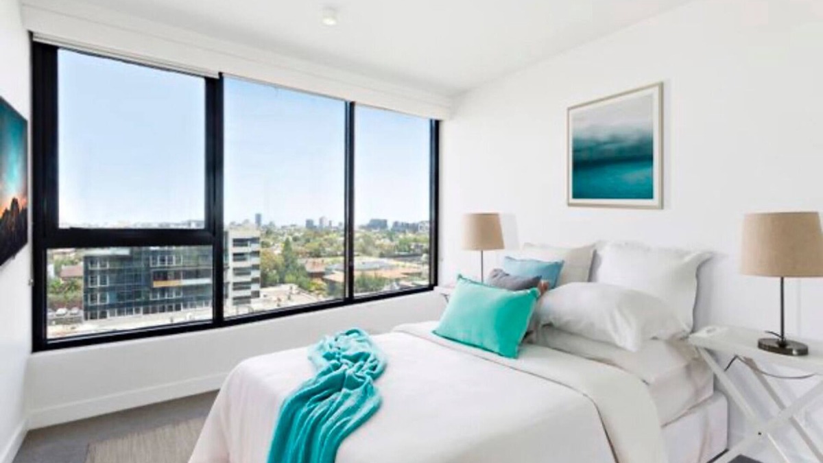 South Yarra Apartment | Stunning Views & Central South Yarra Location