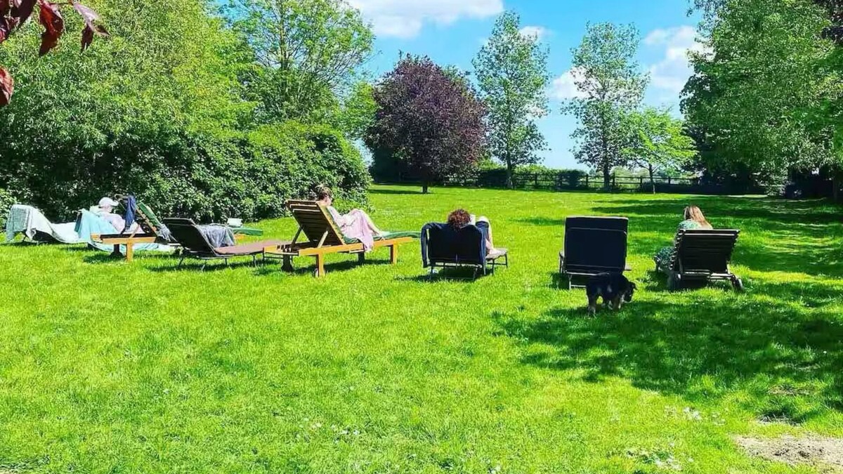 Ipswich House | Stunning Barn Conversion - Ideal for families and large groups!