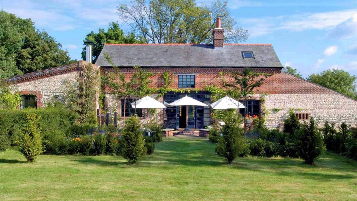 Petersfield House | Stunning barn conversion in the heart of the South Downs