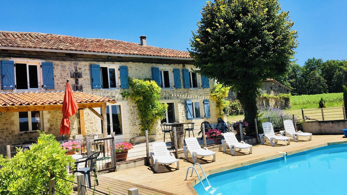 Courgeac House | Stunning Barn Conversion with Private Pool