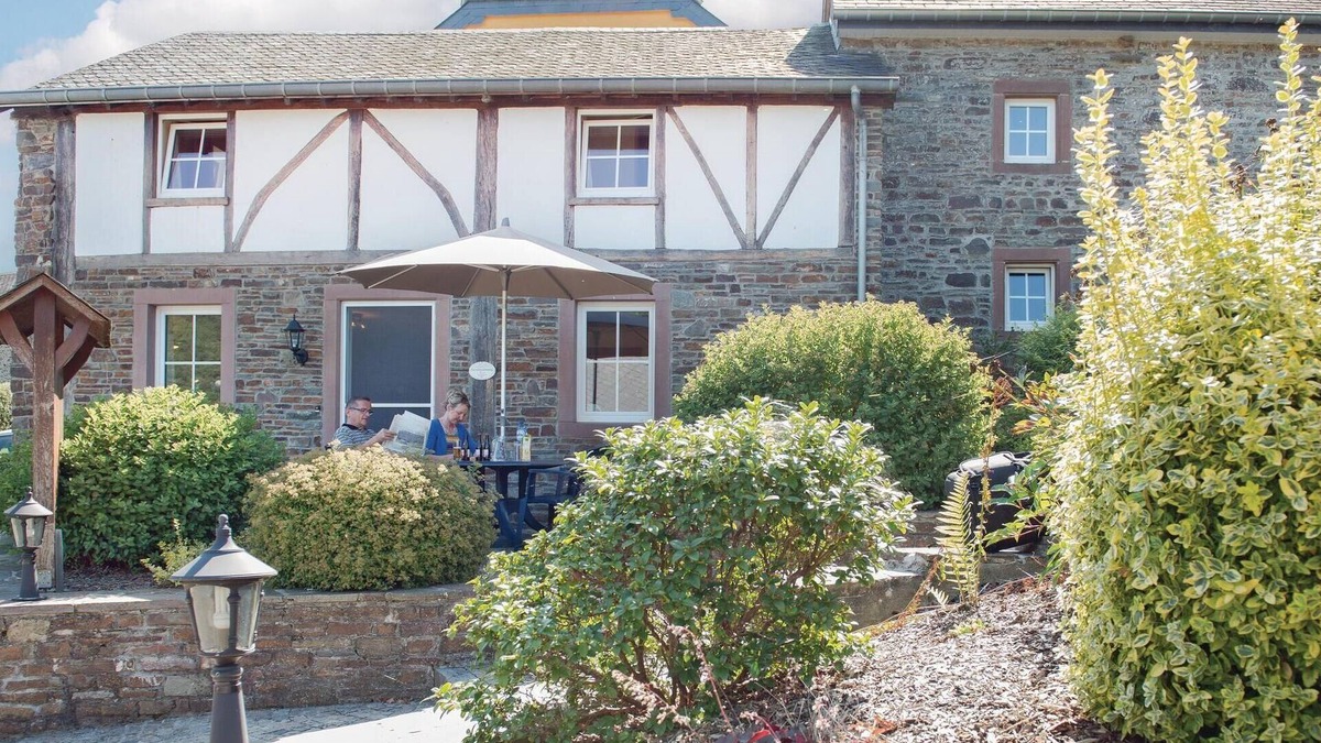 Weweler House | Stunning home in Burg Reuland/Steffesh.