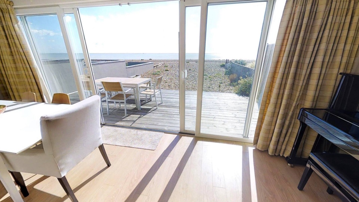 Pevensey Cottage | Stunning beach cottage for the perfect British family holiday with 3 bedrooms