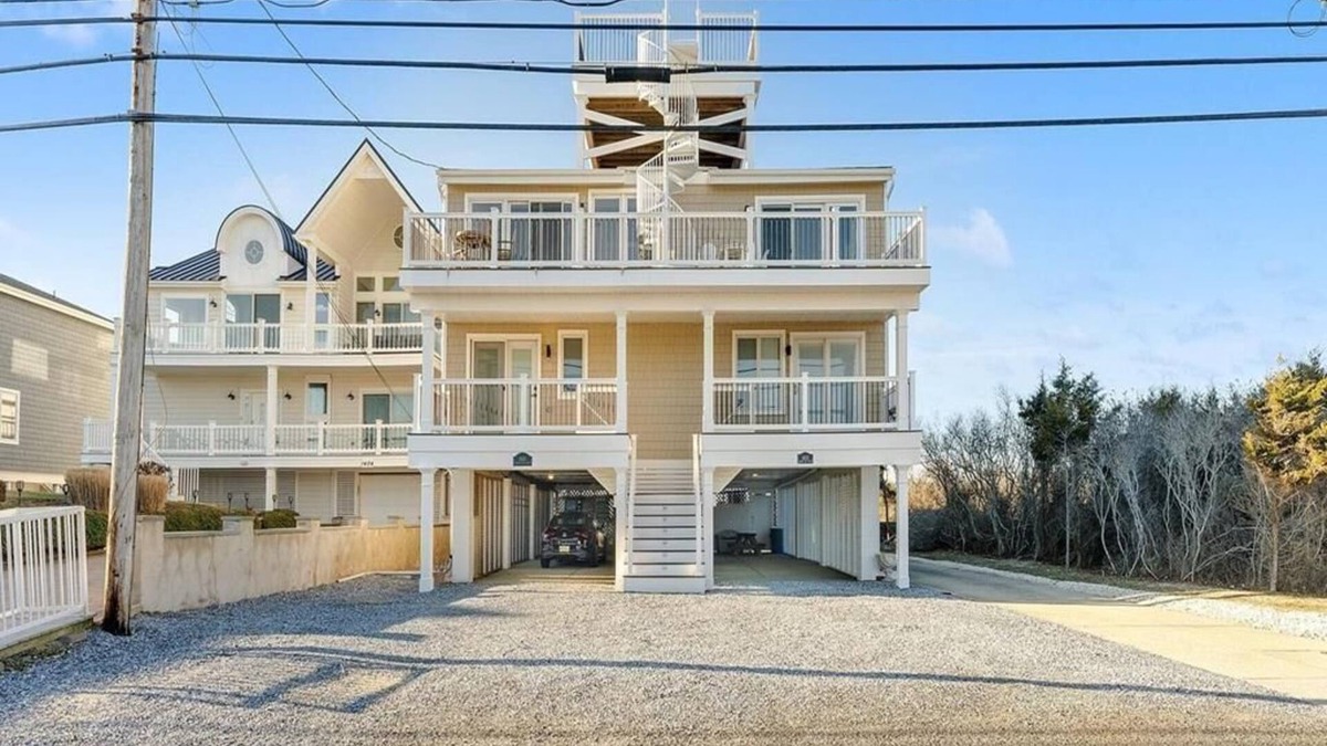 Dennisville House | Stunning Beach Front Home with Amazing Views!