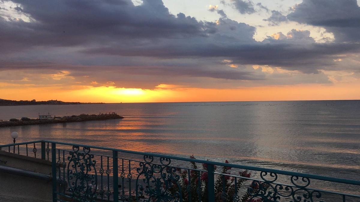 Ravda Villa | Stunning beach front Villa Pranamaya Ravda,close to Unesco heritage Old Nessebar