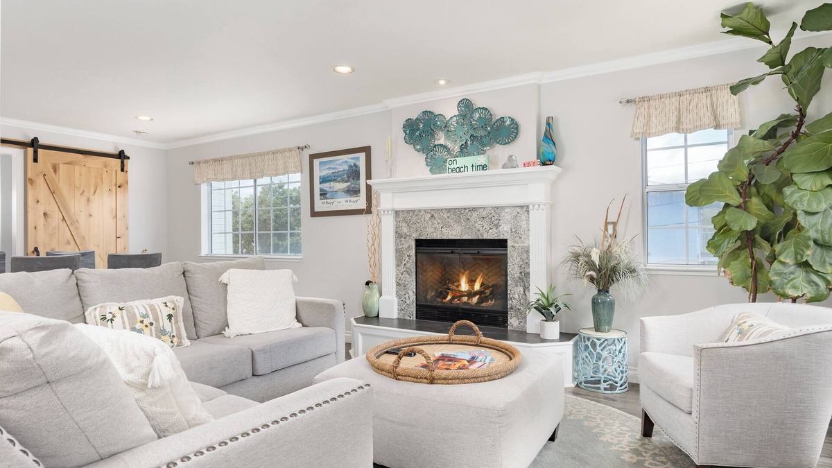 Beach Hill - Beach Flats House | Stunning, Beach Home near Santa Cruz Beach & Boardwalk, Walk Downtown! Superhost