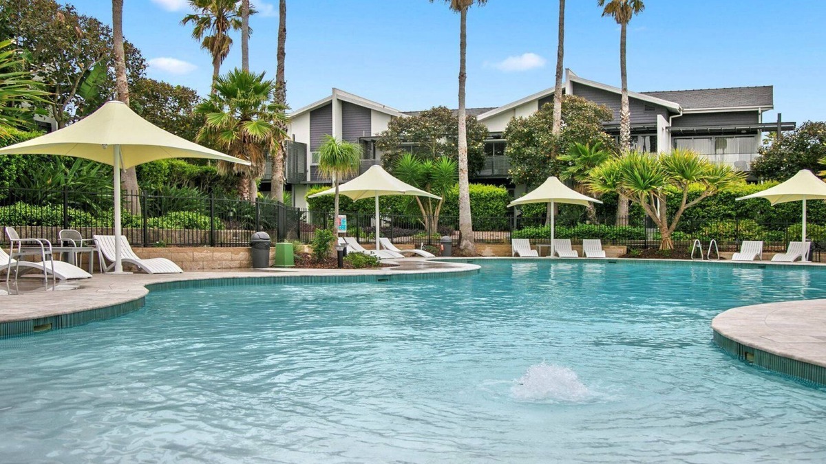 Magenta Shores House | Stunning beach house at Magenta