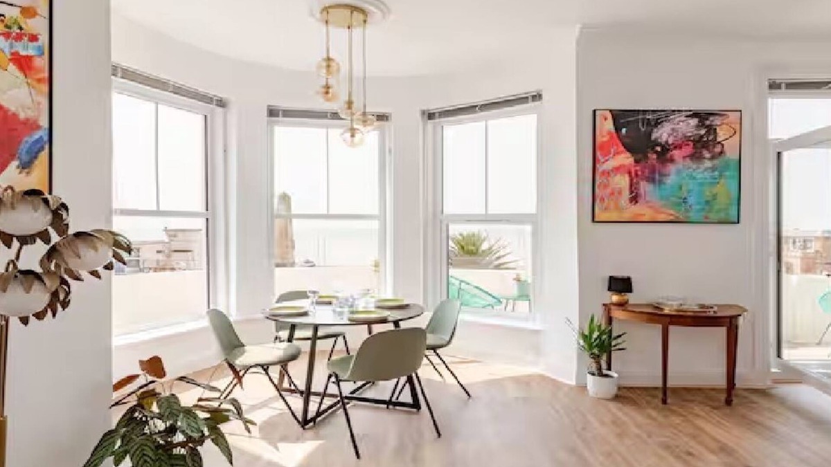 Bexhill-on-Sea Apartment | Stunning Beachfront Apartment